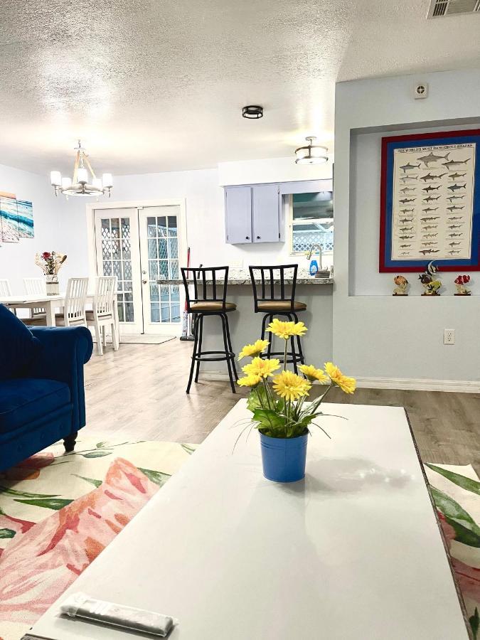 A Cozy Space Coast Retreat ティテュスビル エクステリア 写真