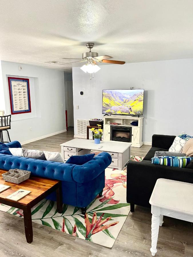 A Cozy Space Coast Retreat ティテュスビル エクステリア 写真